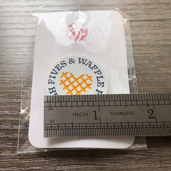 Chick-fil-A Enamel Pin "High Fives & Waffle Fries" Lapel Pin Collectible - Picture 4 of 4